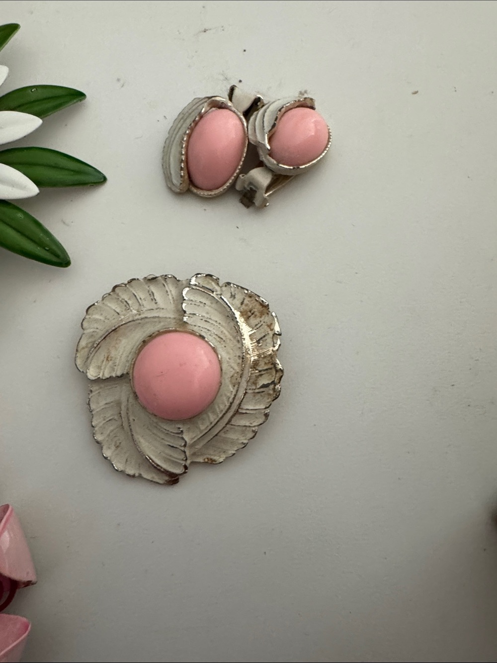 Lot of Vintage Assorted Floral Brooch Collection - Picture 5 of 5